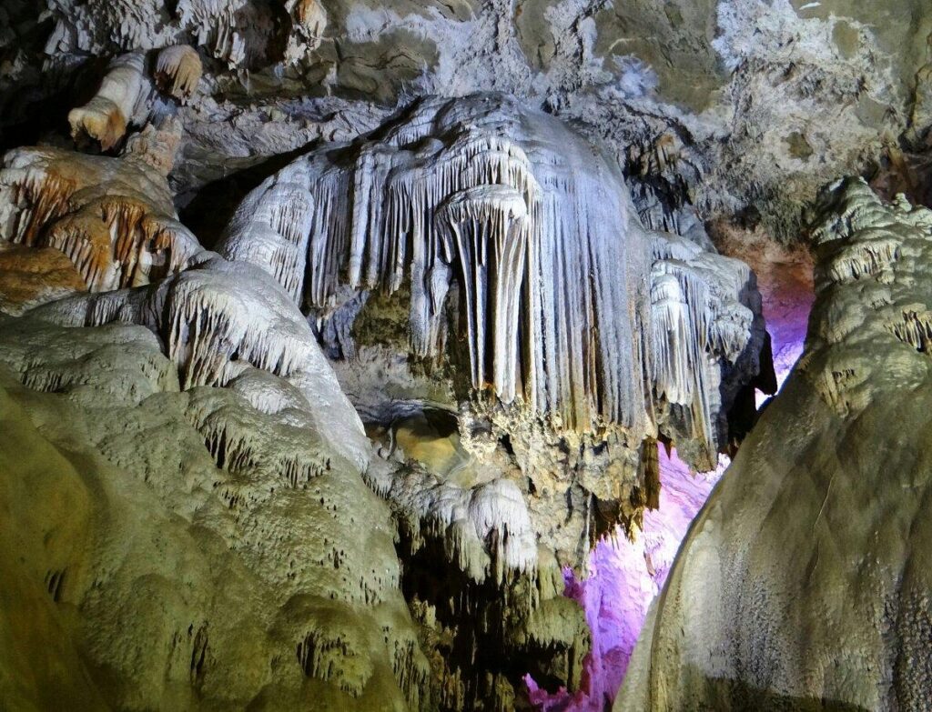 gruta-de-maquine