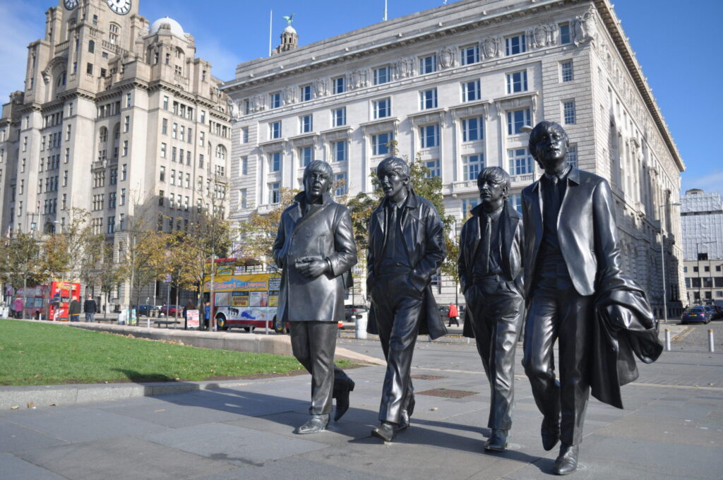liverpool-beatles-estatua-scaled